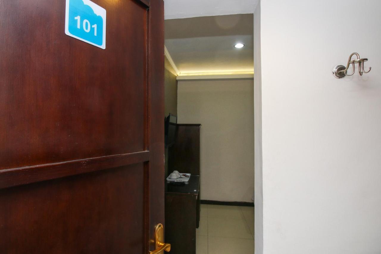 Sky Hotel Buah Batu 1 Bandung Dış mekan fotoğraf